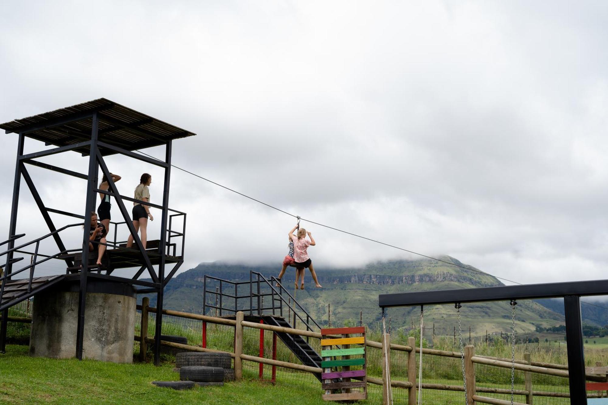 Dragonview Lodge Champagne Valley Ngoại thất bức ảnh