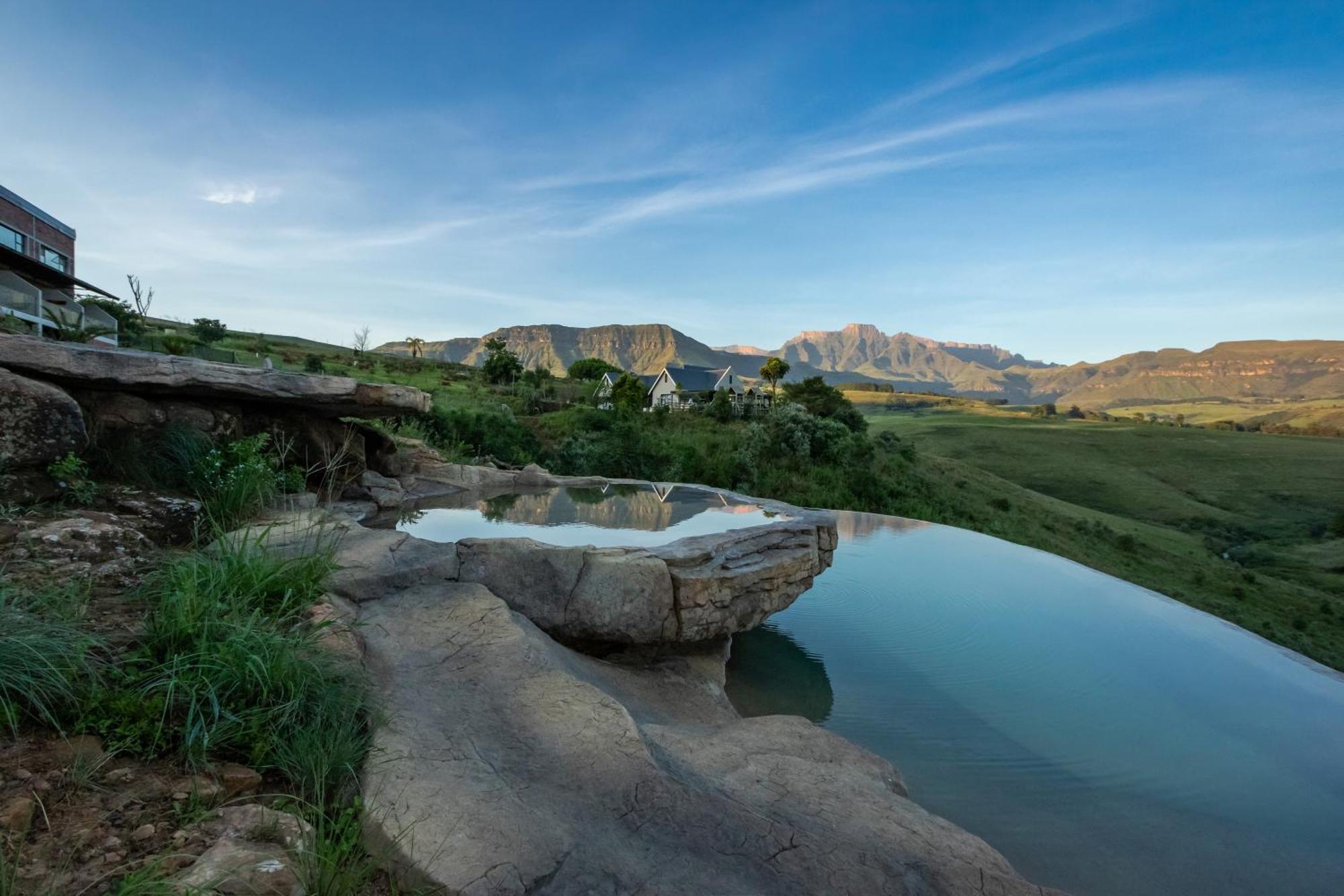 Dragonview Lodge Champagne Valley Ngoại thất bức ảnh